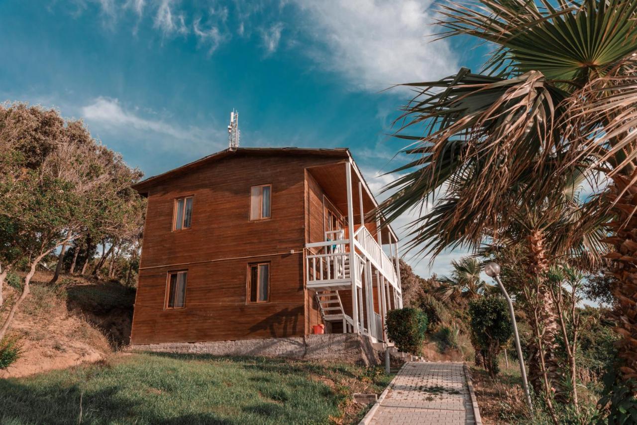 Plazhi Gjeneralit - Small Cabins - Bungalows - Apartaments - Villas - Suite Kavaje Εξωτερικό φωτογραφία