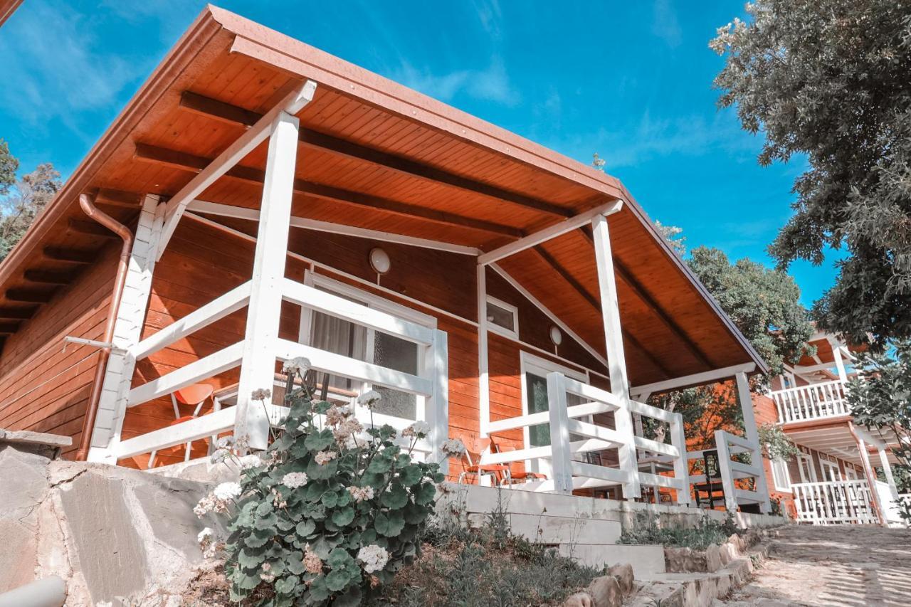 Plazhi Gjeneralit - Small Cabins - Bungalows - Apartaments - Villas - Suite Kavaje Εξωτερικό φωτογραφία