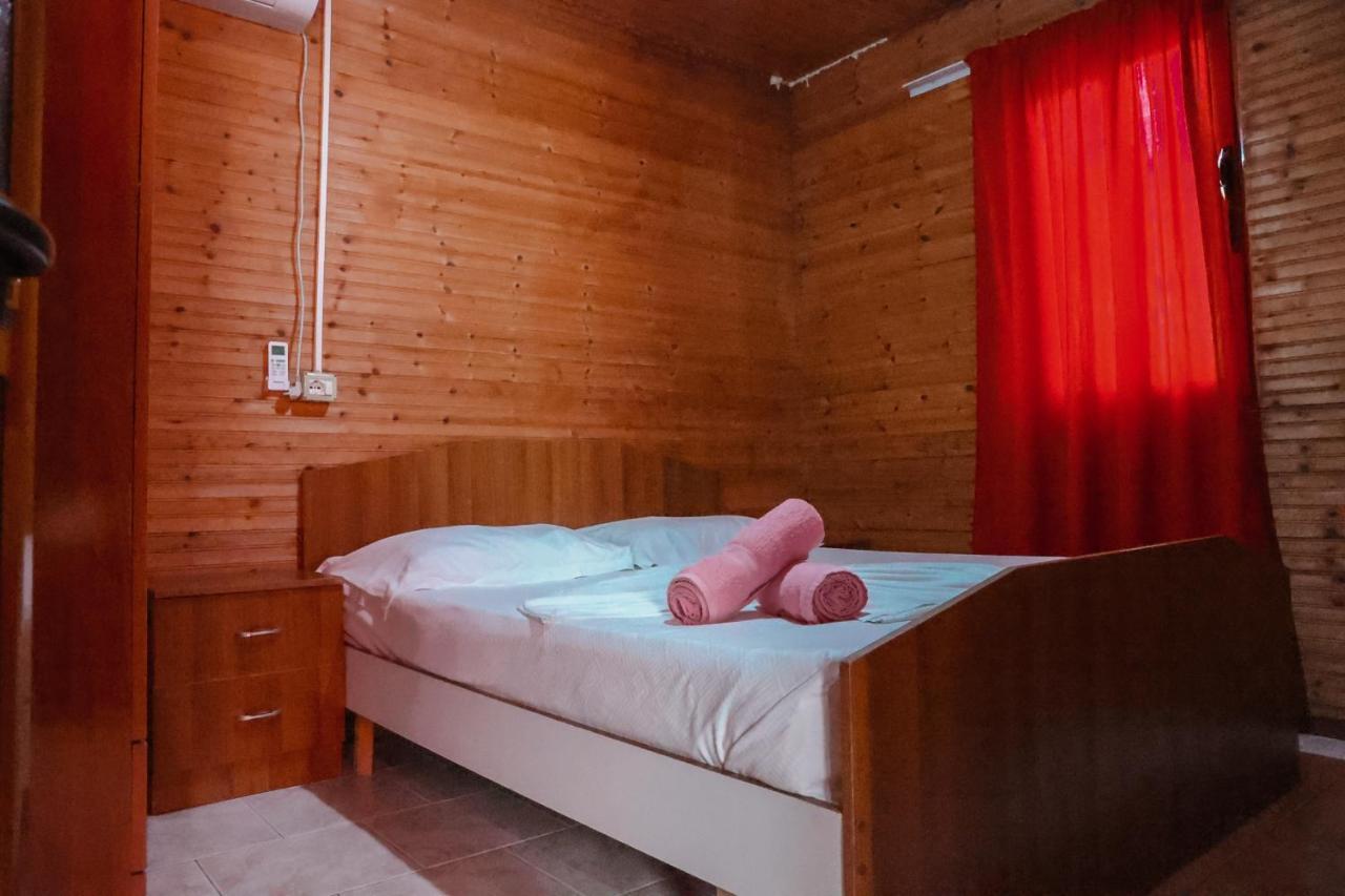 Plazhi Gjeneralit - Small Cabins - Bungalows - Apartaments - Villas - Suite Kavaje Εξωτερικό φωτογραφία