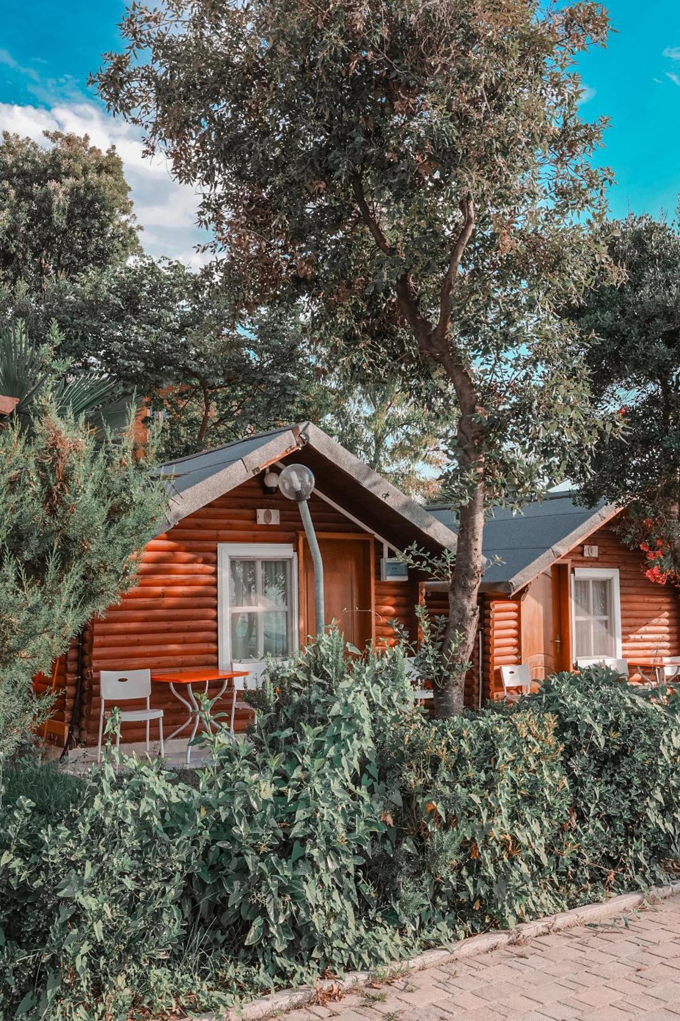 Plazhi Gjeneralit - Small Cabins - Bungalows - Apartaments - Villas - Suite Kavaje Εξωτερικό φωτογραφία